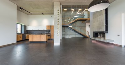 Bodenbelag auf Estrich: Möglichkeiten und Vorteile