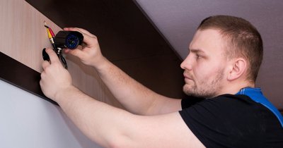 Alarmanlagen für Fenster und Türen installieren